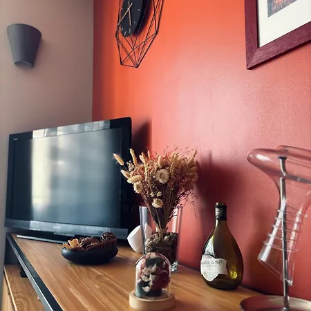 T3 Cosy Et Lumineux Avec Garage à 2 Pas Du Centre ! Appartamento Nîmes