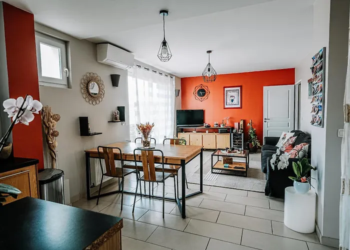 T3 Cosy Et Lumineux Avec Garage A 2 Pas Du Centre ! Apartment Nimes